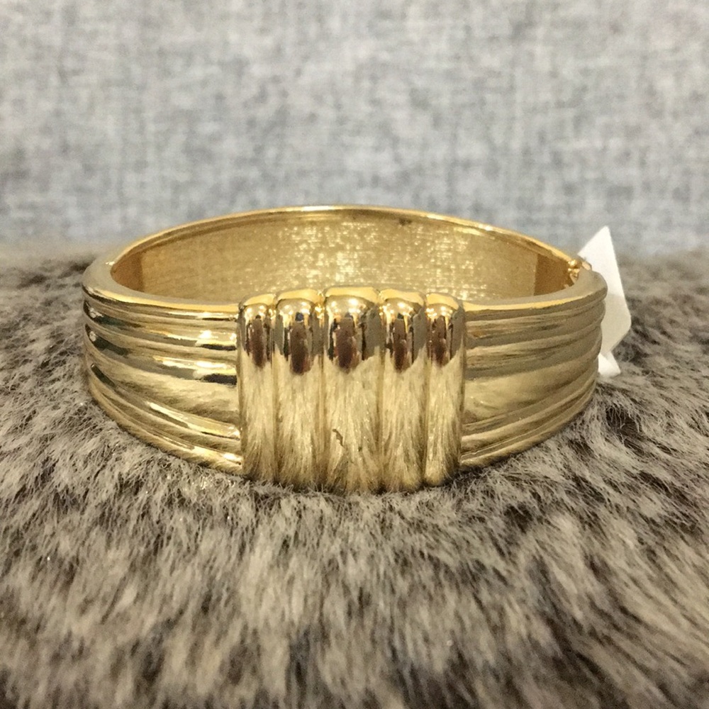 💛Stainless Steel Gold Tone Bangle💛